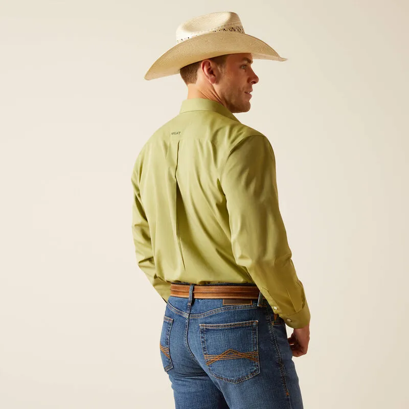 Ariat Wrinkle Free Solid Shirt in Sycamore