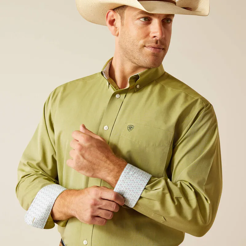 Ariat Wrinkle Free Solid Shirt in Sycamore