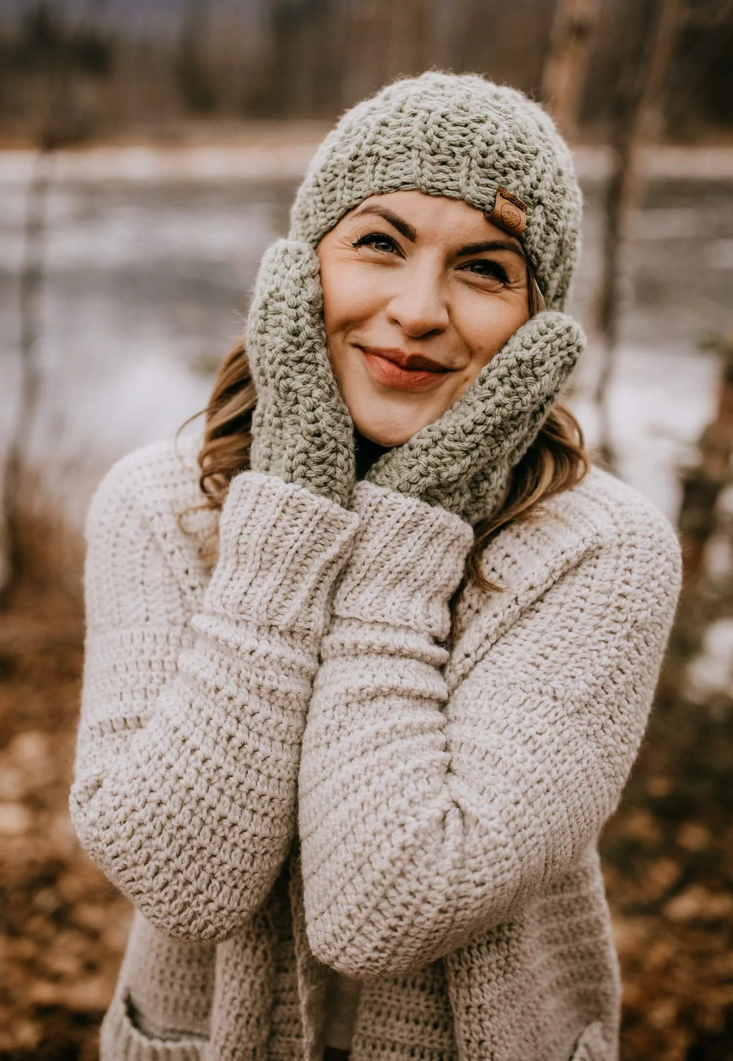 Crochet Kit - Frosty Air Beanie & Mittens