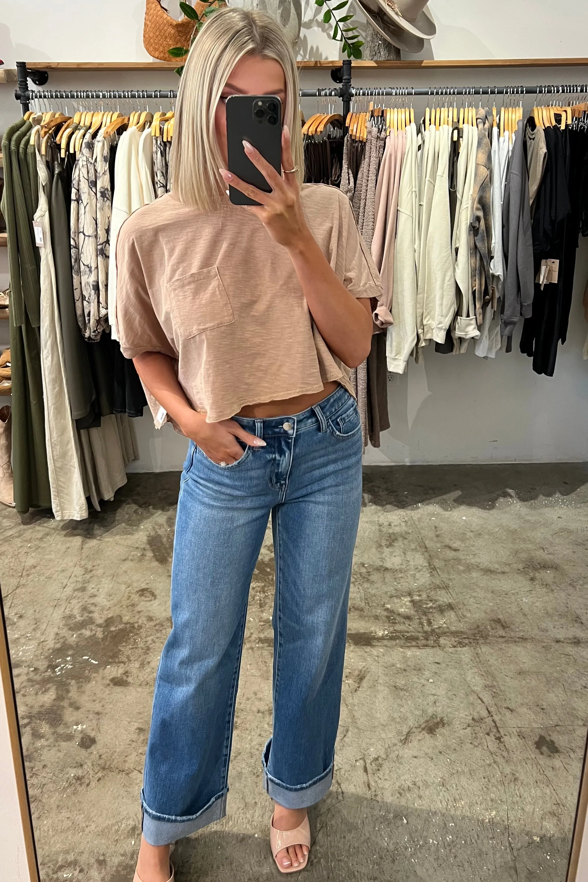 ELIOT TAUPE CROPPED TEE