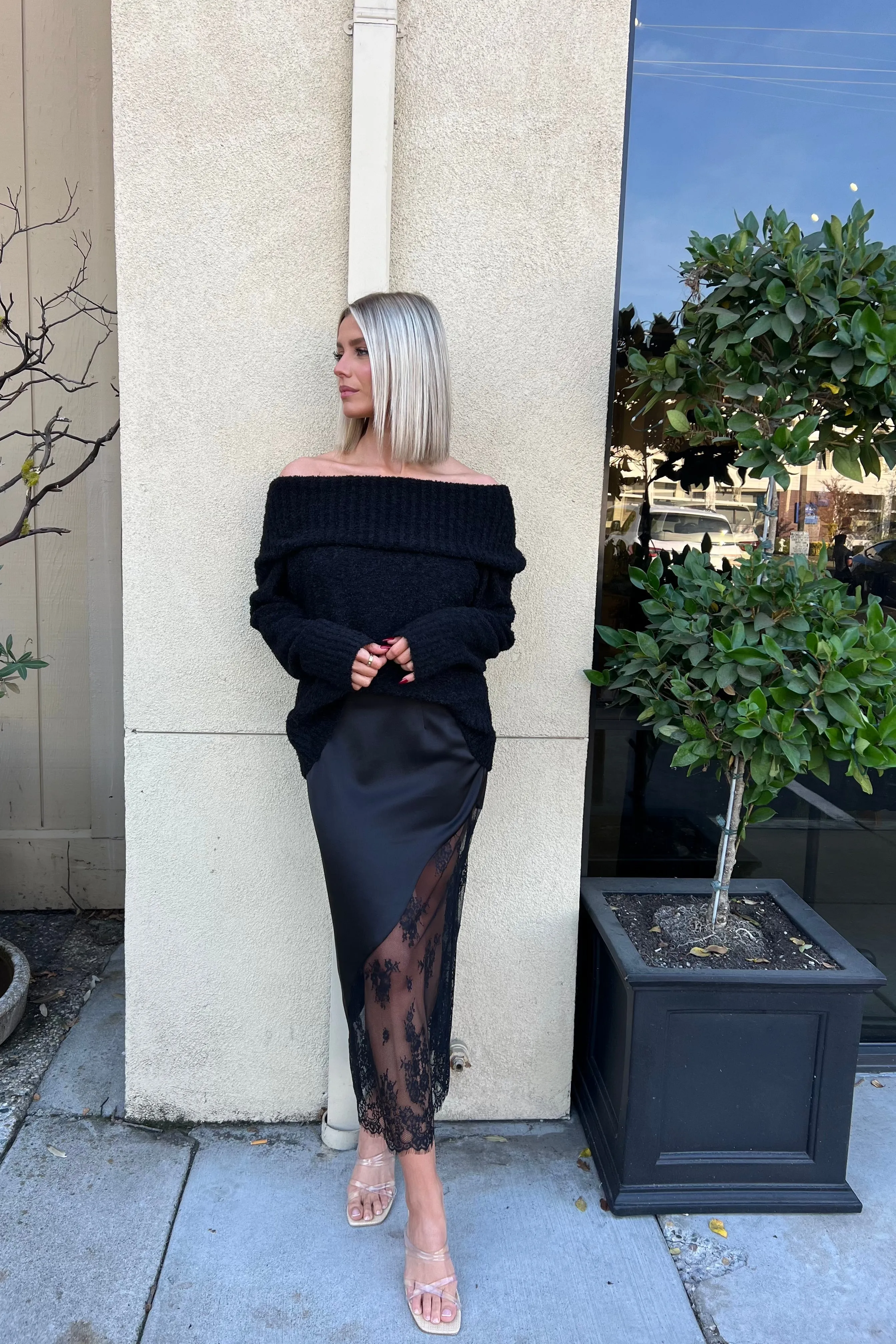 JESSIE BLACK OFF SHOULDER SWEATER